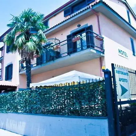 מלון Dei Tartari Guidonia
